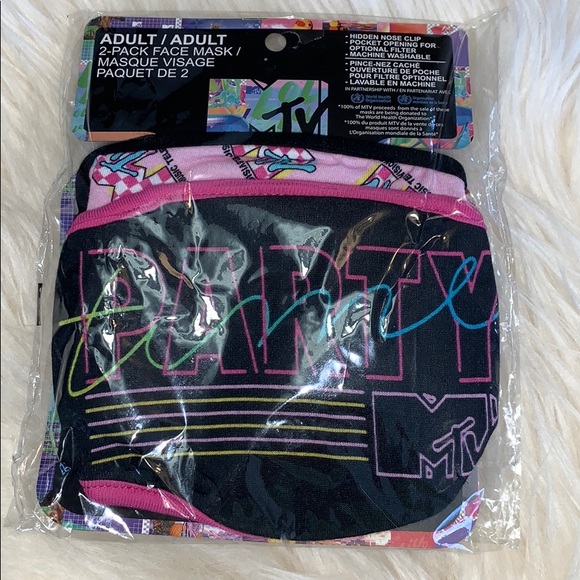 Set of 2 facemasks NIP - Picture 5 of 6